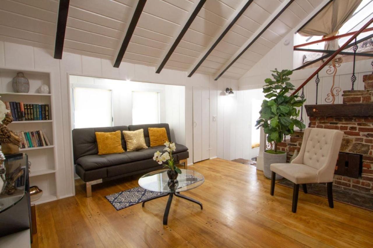 Dreamy Farmhouse In Studio City Los Angeles Exterior photo