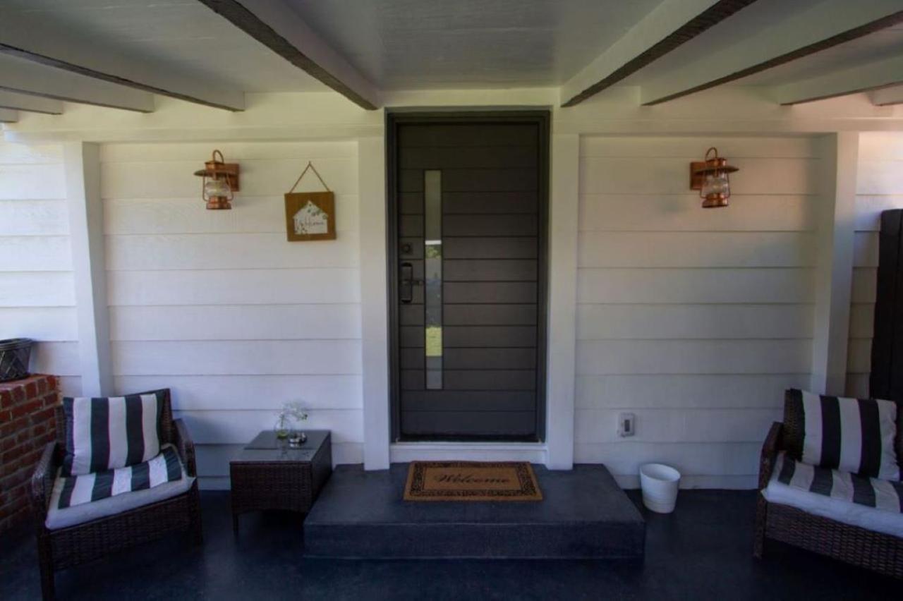 Dreamy Farmhouse In Studio City Los Angeles Exterior photo